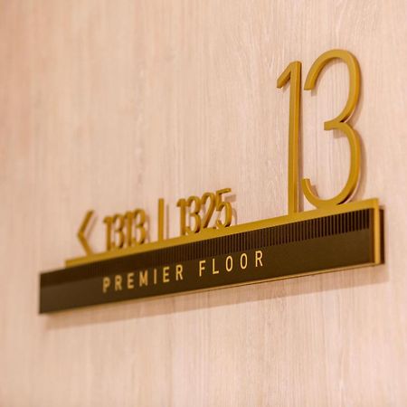 Amora Hotel Brisbane Zewnętrze zdjęcie Floor sign of the 13th floor of the hotel