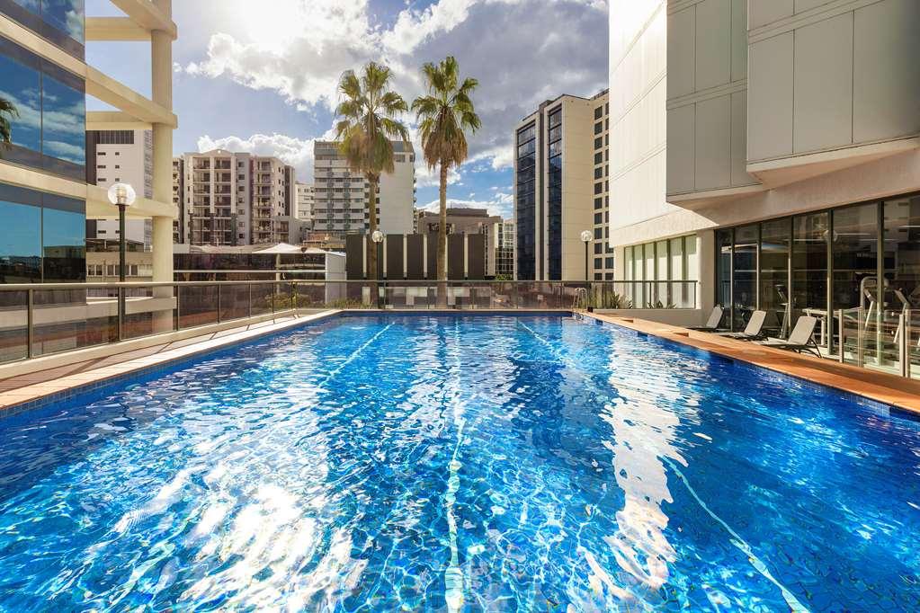 Amora Hotel Brisbane Udogodnienia zdjęcie The pool at the hotel