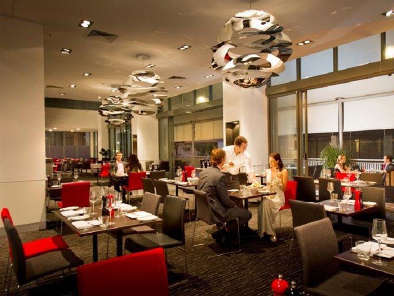 Amora Hotel Brisbane Zewnętrze zdjęcie The interior of the restaurant