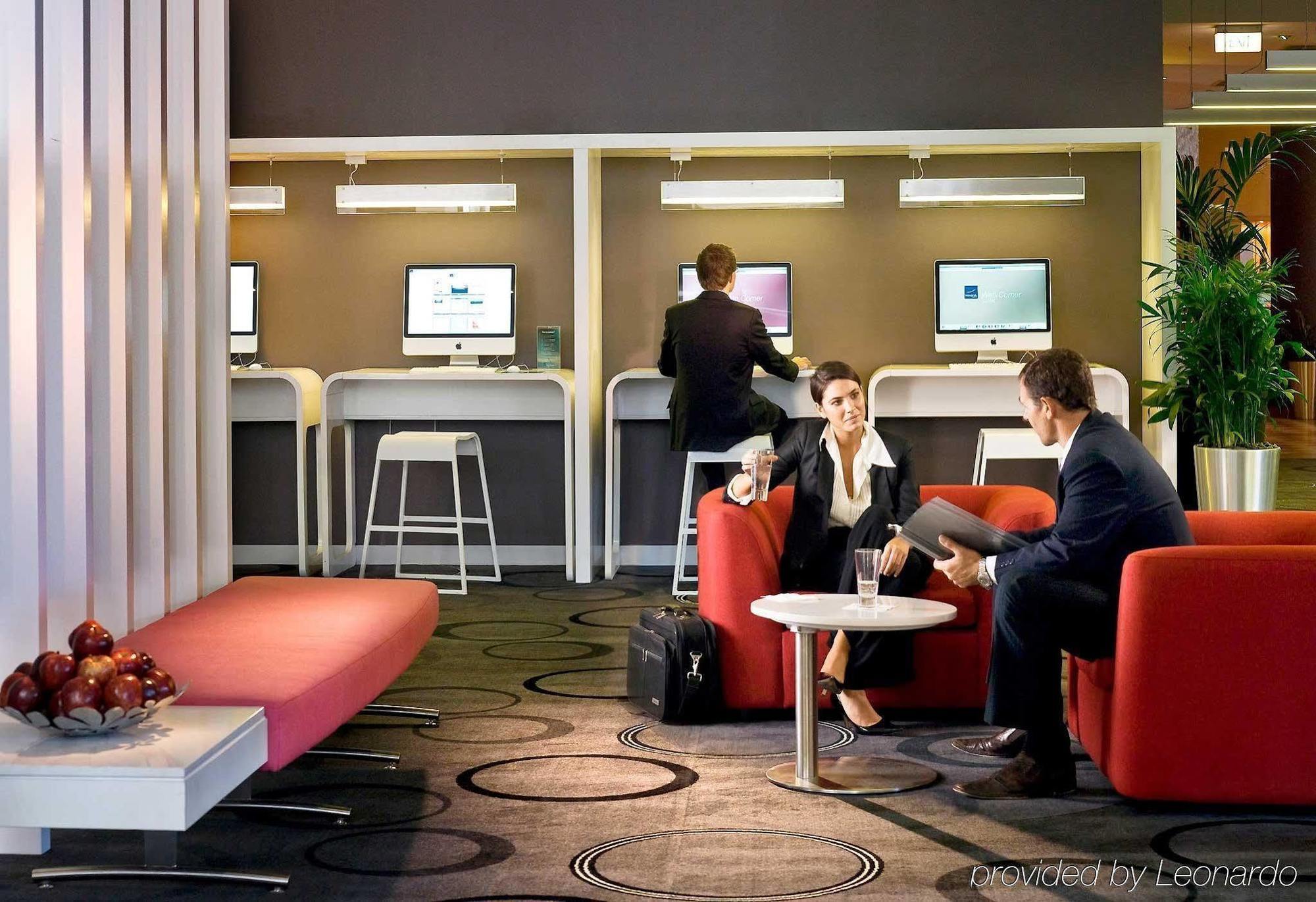 Amora Hotel Brisbane Zewnętrze zdjęcie Business center